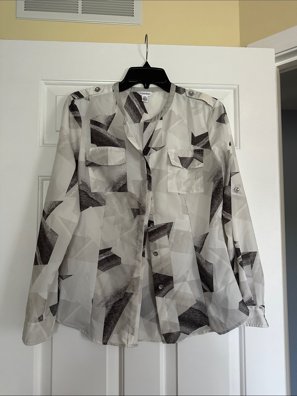 Calvin Klein Geometric Print Button-Up Blouse - Gray & Black small